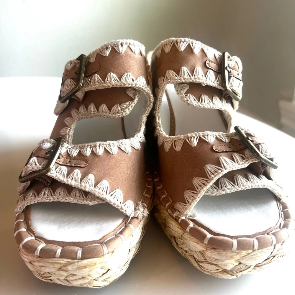 Oasis Society Rae Embroidered Espadrille Wedge Sandals Tan Size 7.5 RT $130